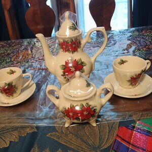 Christmas tea set. Lily Creek